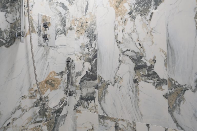 Deluxe double room with walk in shower